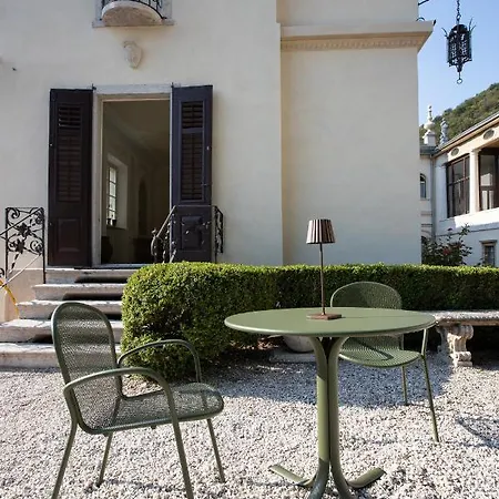 Sizzo Relais فندق مبيت وإفطار